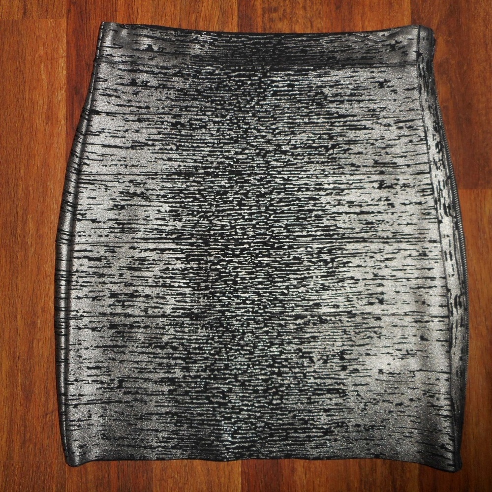 NWOT Sexy silver, black bandage skirt, 6